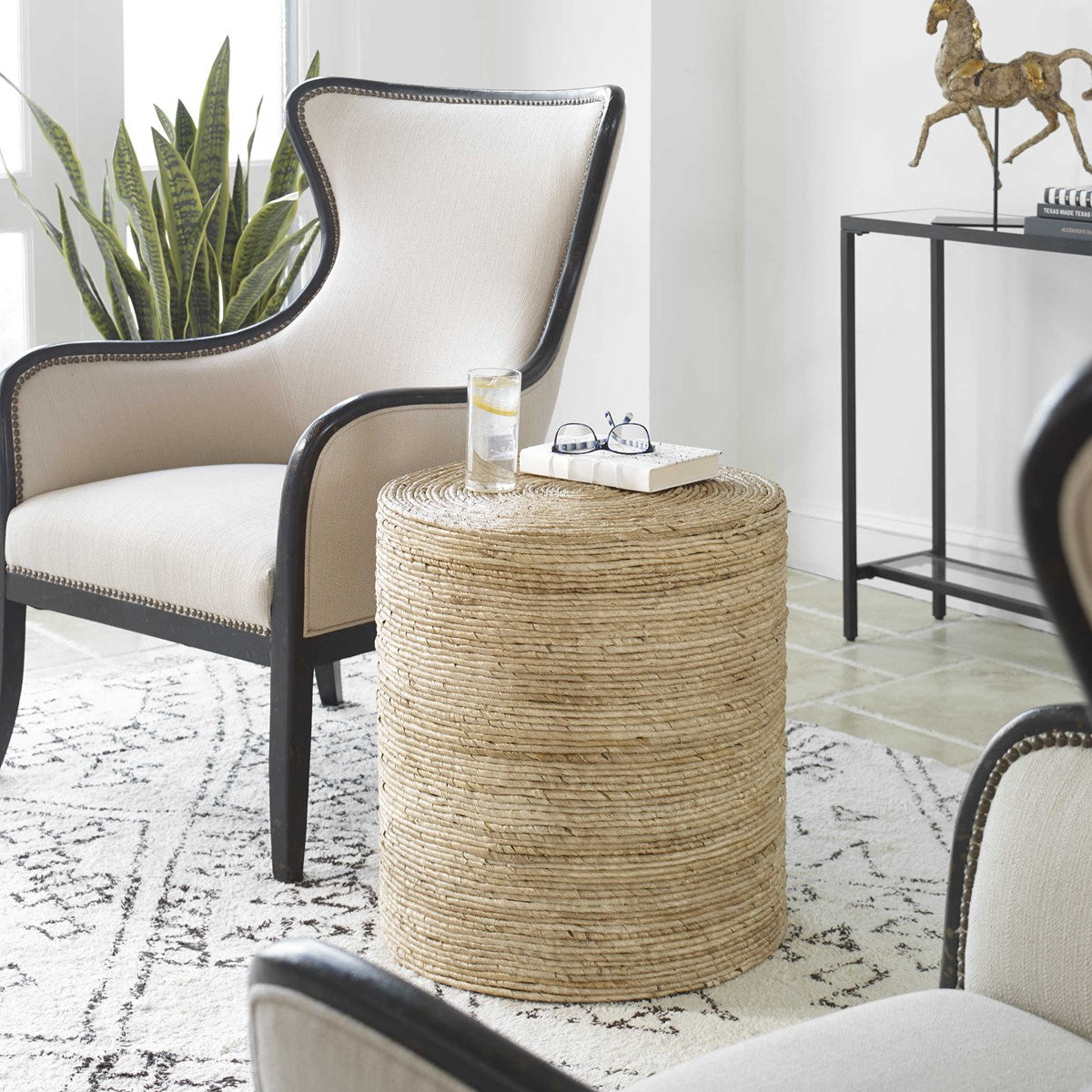 RORA ROUND ACCENT TABLE