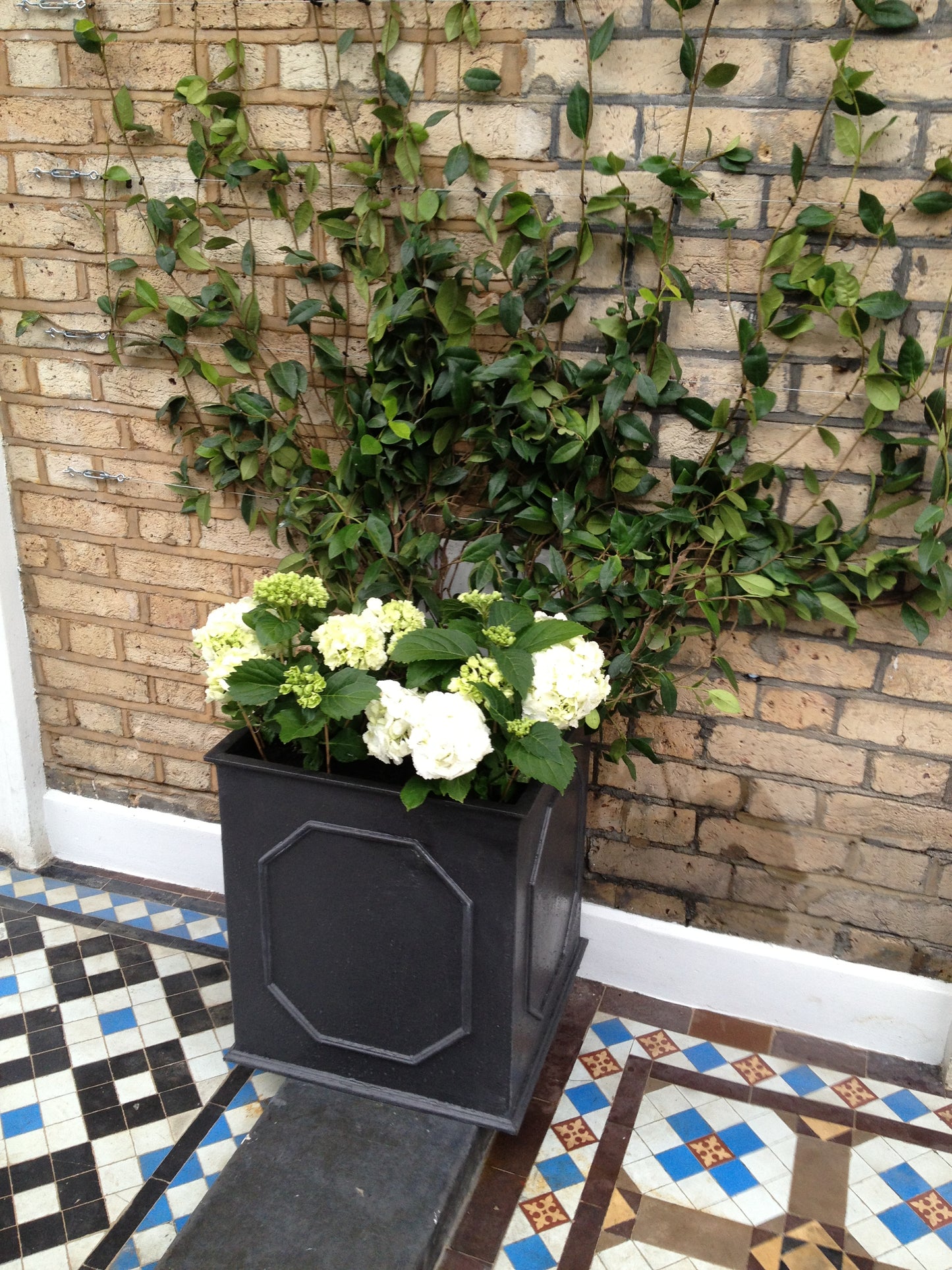 Stuart Planter