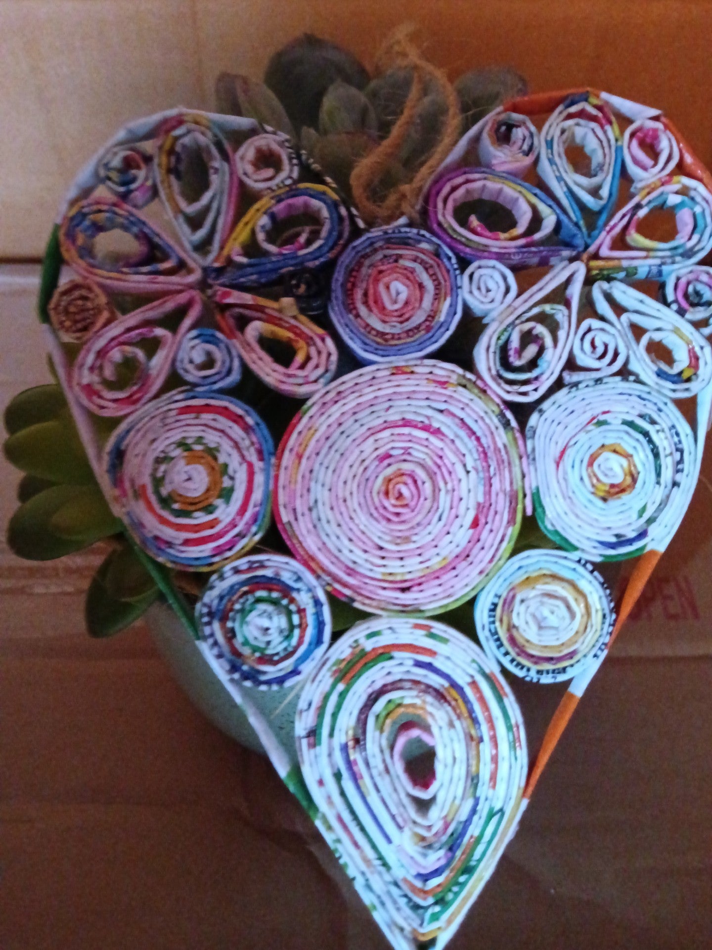 Recycled magazine Heart shaped ornaments – A Design Resource